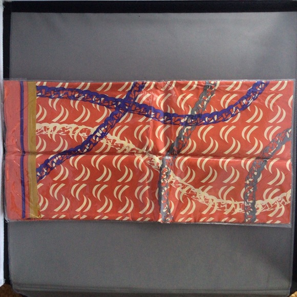 "Dress for Success" 100% silk scarf, Sean Combs design "Something to Share", NEW - Picture 2 of 4